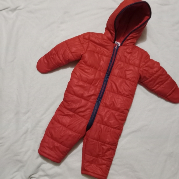 Old Navy Other - Old Navy Like New Red Puffer Snow Suit w/Fold Over Mittens 12-18M